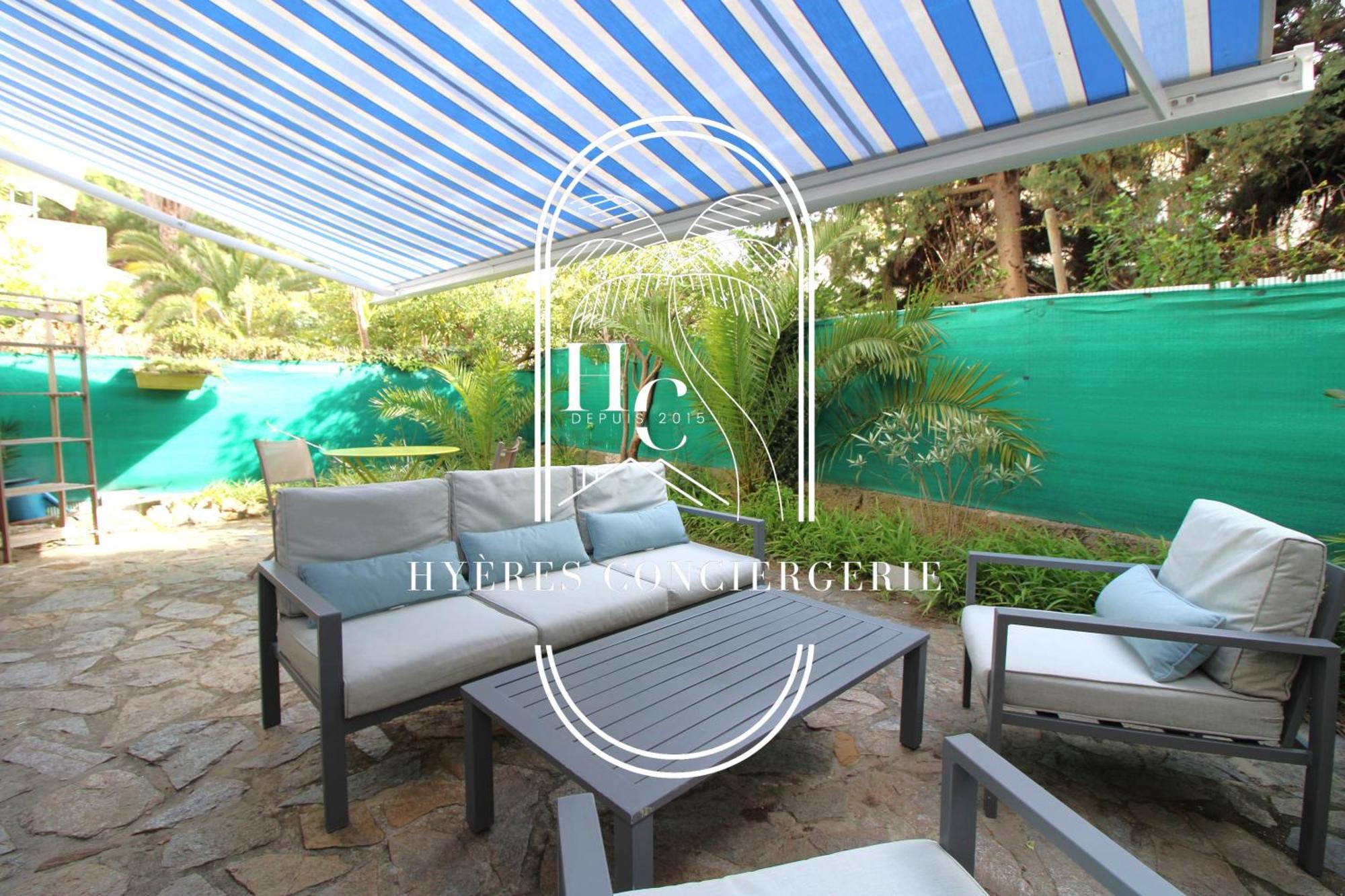 Duplex Au Coeur Du Port D'Hyeres- Plages Parking By Hc Luaran gambar