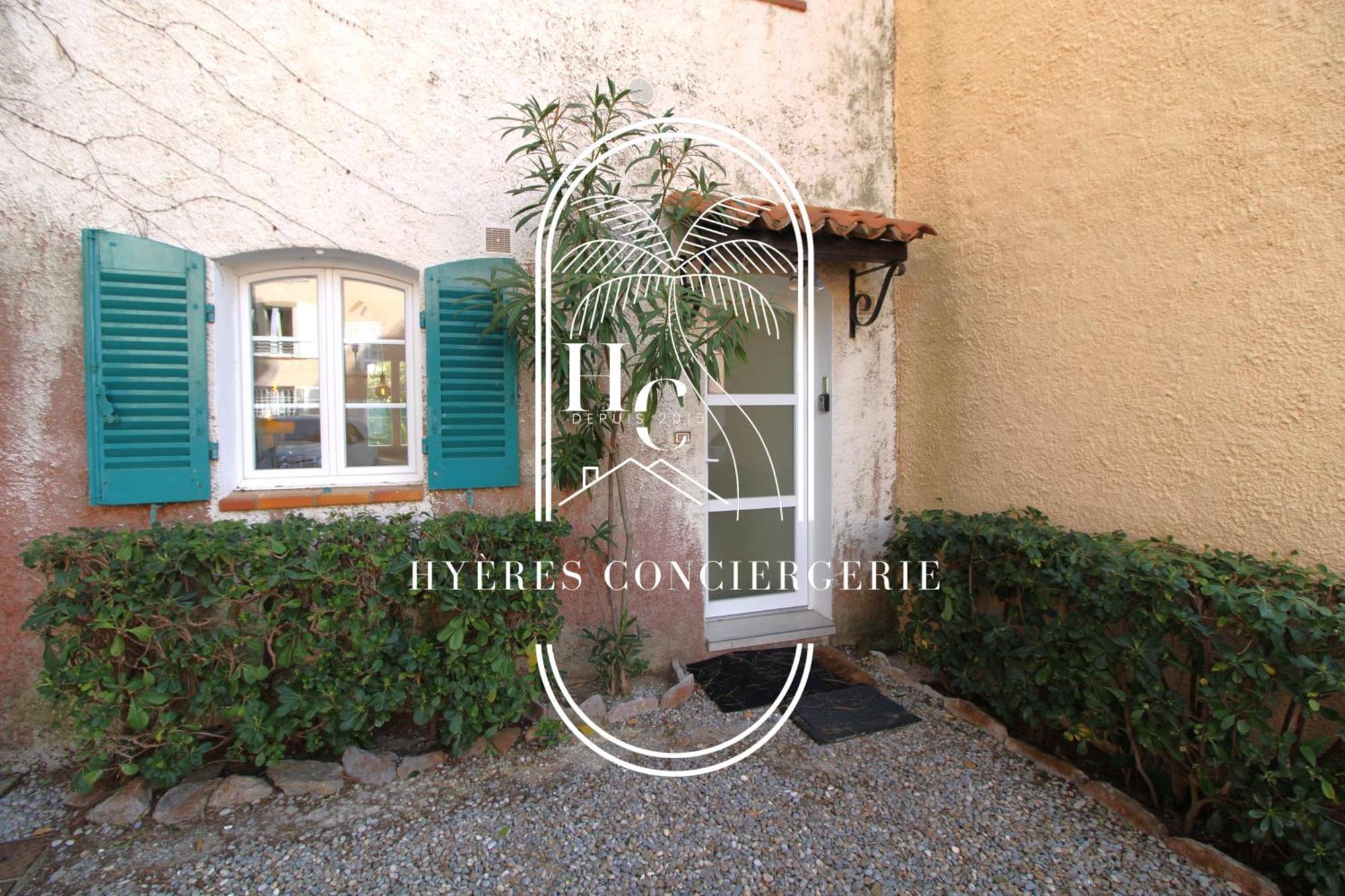 Duplex Au Coeur Du Port D'Hyeres- Plages Parking By Hc Luaran gambar