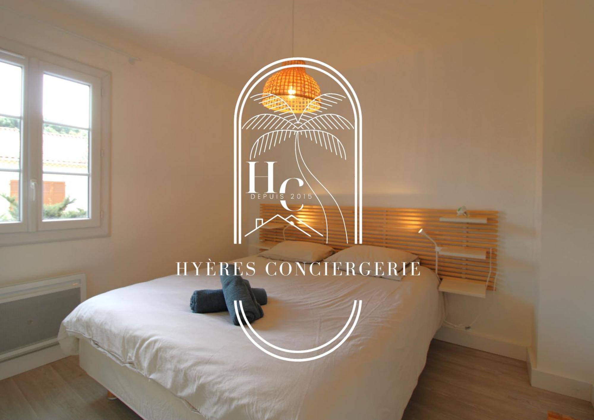 Duplex Au Coeur Du Port D'Hyeres- Plages Parking By Hc Luaran gambar