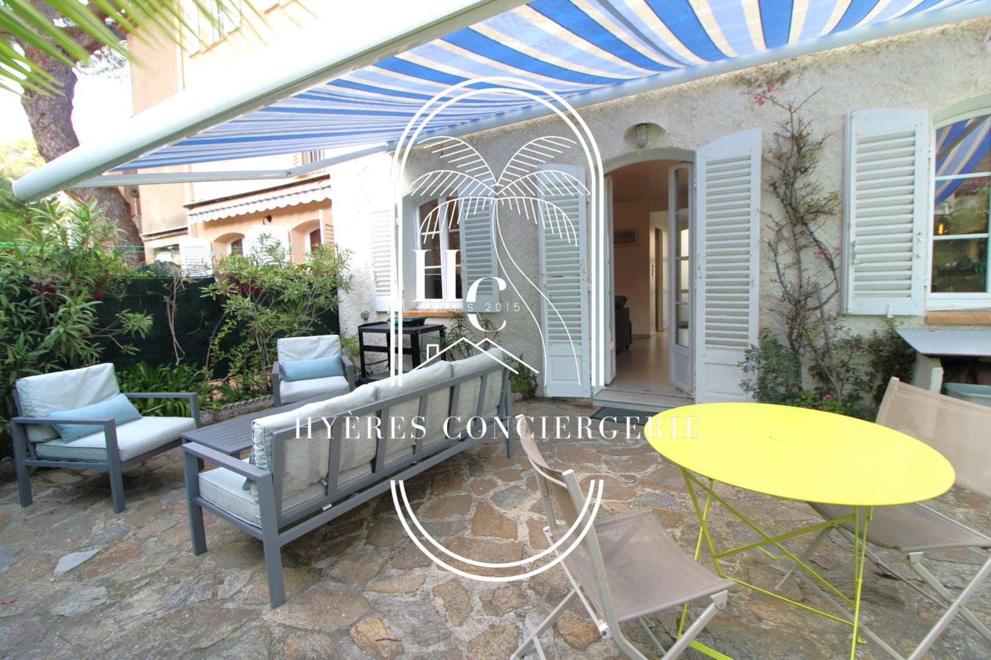 Duplex Au Coeur Du Port D'Hyeres- Plages Parking By Hc Luaran gambar