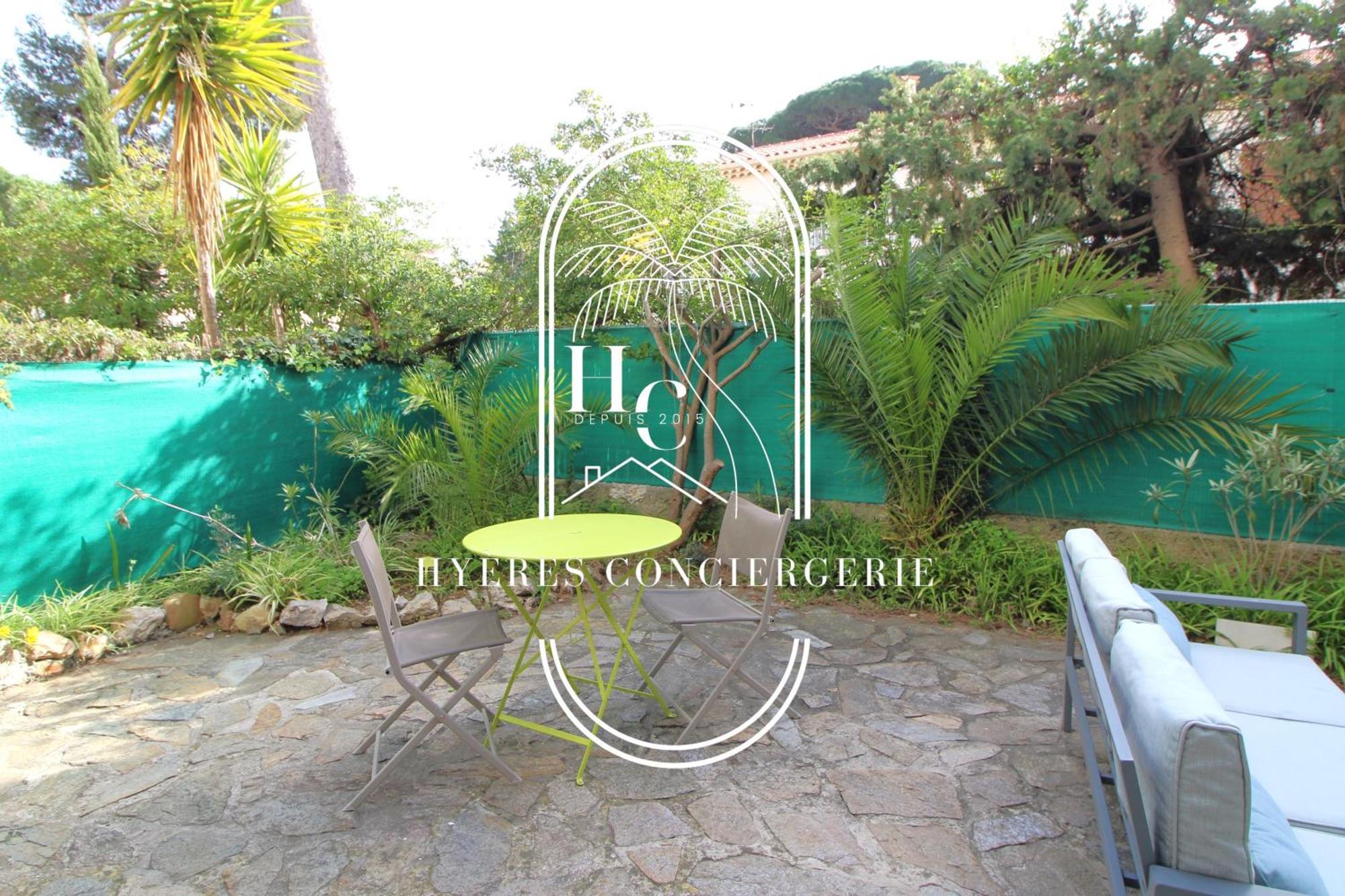 Duplex Au Coeur Du Port D'Hyeres- Plages Parking By Hc Luaran gambar