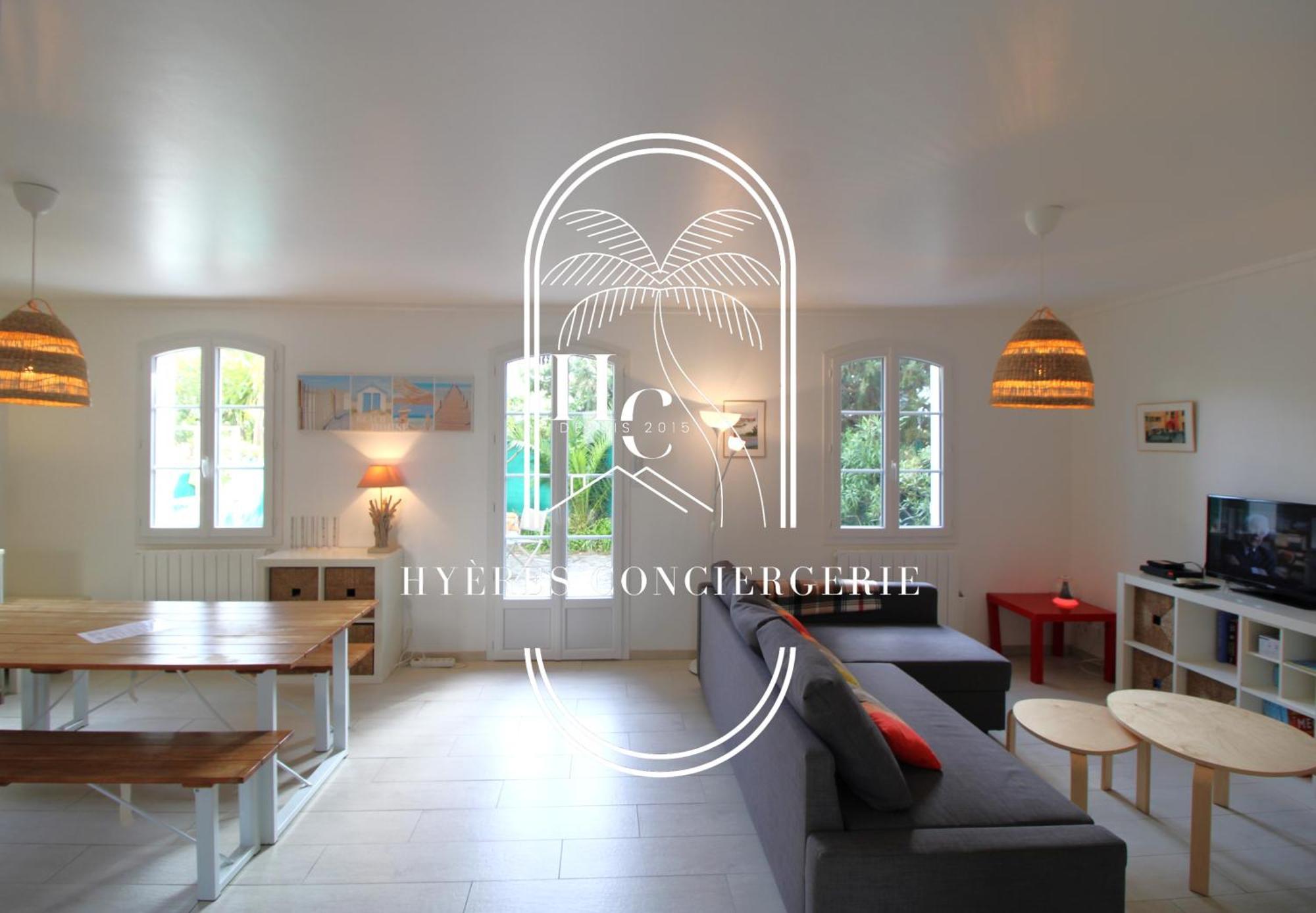 Duplex Au Coeur Du Port D'Hyeres- Plages Parking By Hc Luaran gambar